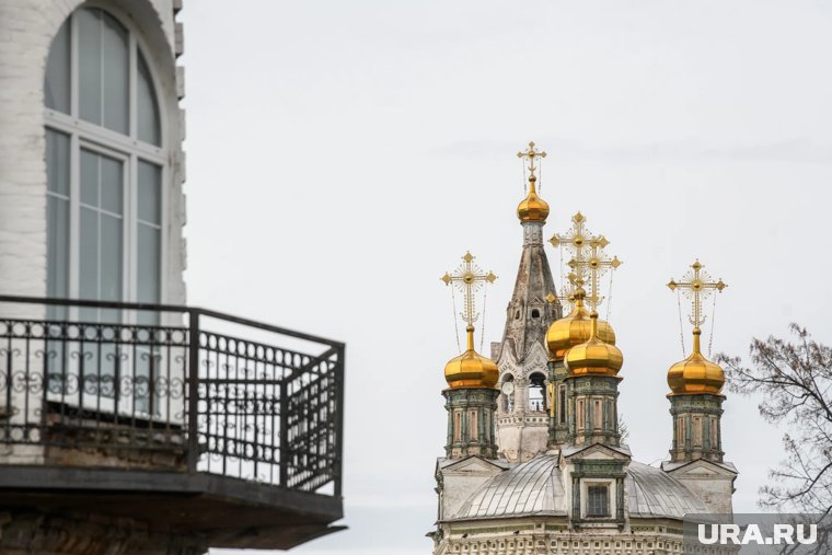 Главный мотив молитвы - обращение к Богу с просьбой милости, указано в материале