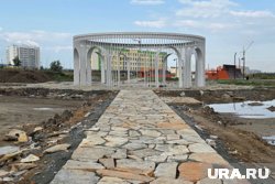 В Кургане подрядчика обяжут дать трехлетнюю гарантию на деревья в новом парке
