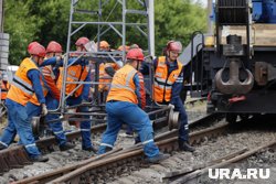 Следователи проводят проверку из-за схода 11 вагонов в Курганской области. Видео