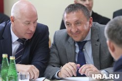 Александр Толкачев (справа) выйдет на работу в правительство 13 июня