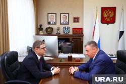 Алексей Текслер (на фото слева) провел встречу с председателем ЛДПР Леонидом Слуцким