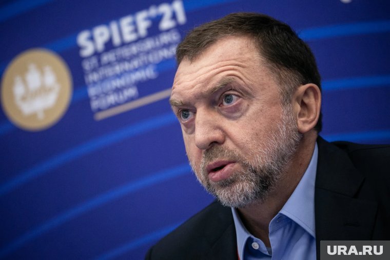 Бизнесмен Дерипаска помог женщине со строительством новой избы