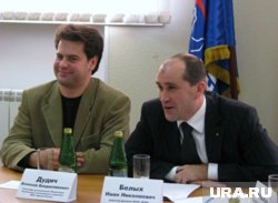 Алексей Дудич (слева) работал в структуре правительства Курганской области