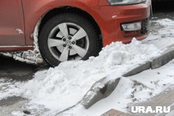 Госавтоинспекция призывает челябинских водителей к бдительности на дорогах региона из-за снега