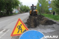 Перед благоустройством коммунальщики меняют трубы (архивное фото)