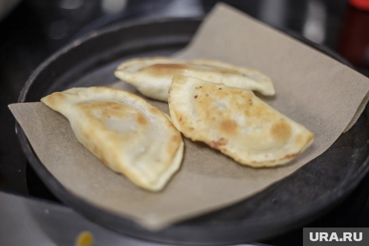 Посикунчики — жареные пирожки с сочной начинкой