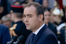 Премьер Франции попросился в отставку