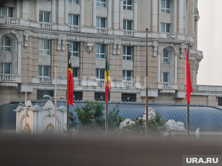 Глава Конго прибыл в отель REGENT
