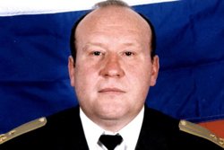 Канакину присвоено звание Героя Российской Федерации в 2004 году 