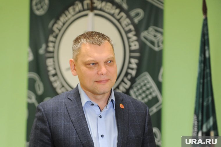 Михаил Махов продолжает терять посты и влияние