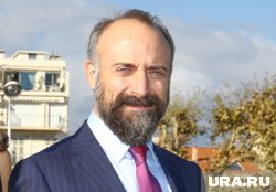 Эргенч прославился благодаря роли в сериале «Великолепный век»