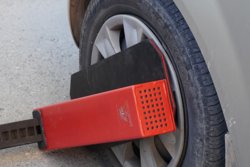 Блокиратор получится снять после полного погашения долга