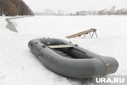 Лодка имеет запас хода в 300 километров
