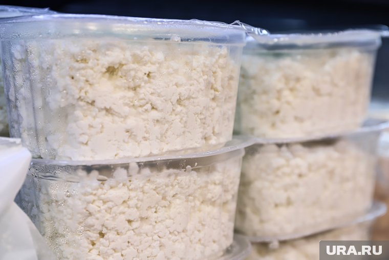 Летом кисломолочную продукцию нужно хранить строго в холоде