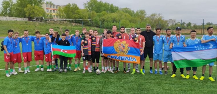 В текущем году за победу боролись семь команд, представлявших различные национальности — сборные «Россия», «Армения», «Восток», «Узбекистан», «Азербайджан», «Таджикистан» и казахская