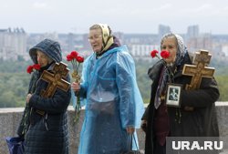 В Киеве возлагали цветы в День Победы, несмотря на отмену праздника Зеленским еще в 2023 году