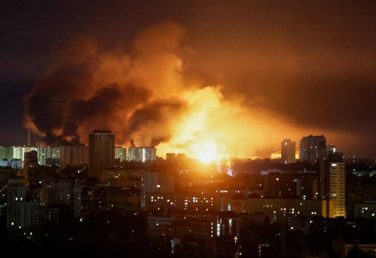 Пожар в Челябинске виден издалека