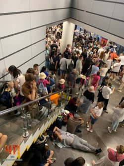 Отложено прибытие самолетов, горожане устали ждать