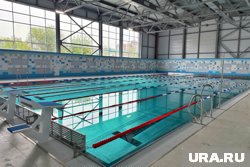 В Кургане в бассейне КГУ чашу залили водой и сделали разметку