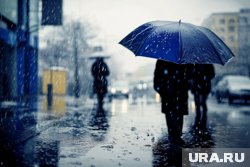 Дождь накрыл город