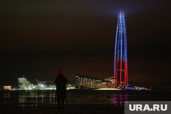 «Лахта Центр» сиял цветами флага России