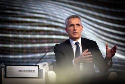 Экс-генсек НАТО заявил, что Байден называл Зеленского занозой в заднице