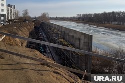 В Шевелевке укрепляют берег возле незаконной высотки