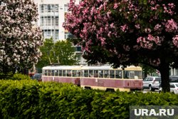  Трамваи встали в центре города около гостиницы «Исеть»