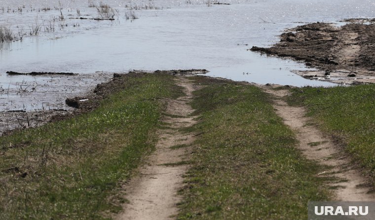 В курганских городах вырос уровень воды в реке Исеть