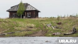 Деревня Базуево отрезана от окружного центра, в ней нет медпункта и связи (ахифвное фото)