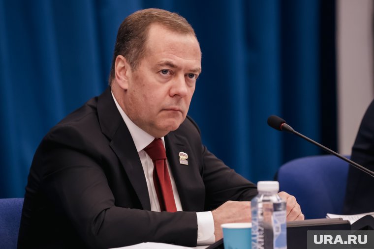 Медведев заявил, что ядерный конфликт реален