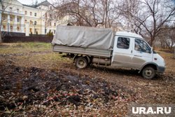 Парковка на газоне не должна оставаться безнаказанной, уверены в челябинской мэрии 