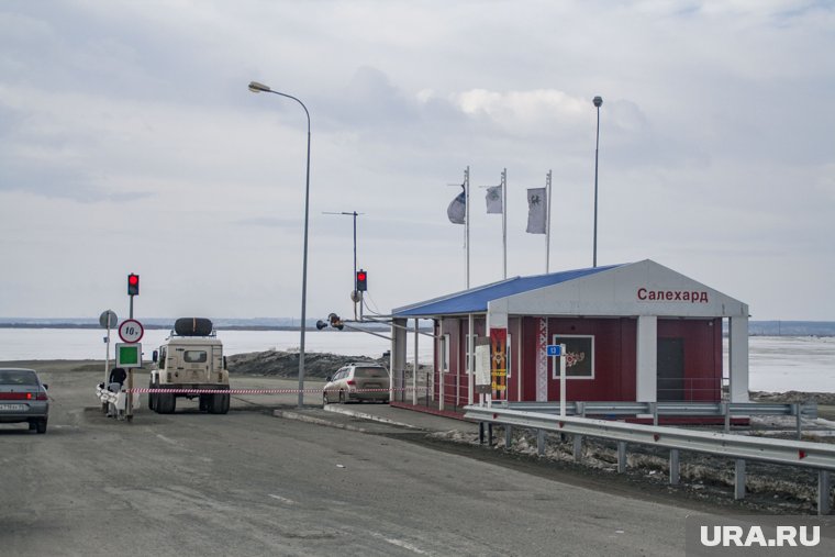 Переправа Салехард-Лабытнанги закрыта в целях безопасности