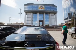 Подростки разбили заднее стекло одной из машин 