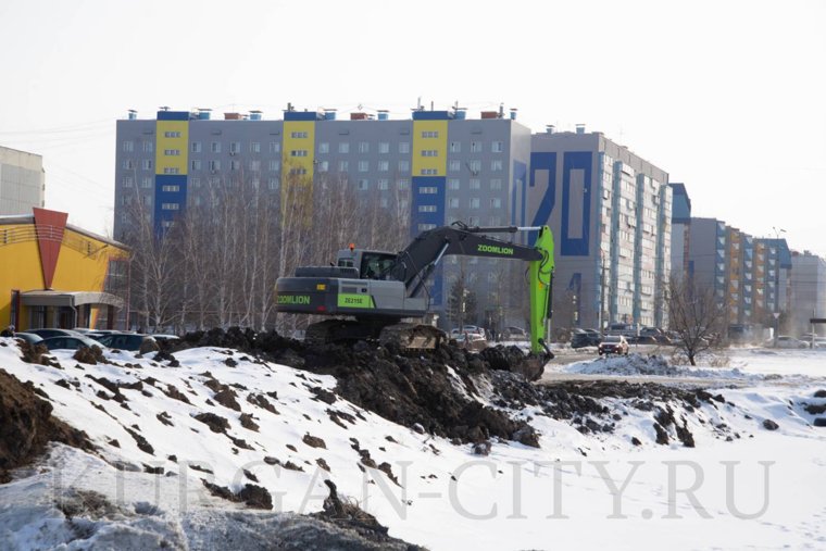 На Первомайском проспекте ведется отсыпка грунта