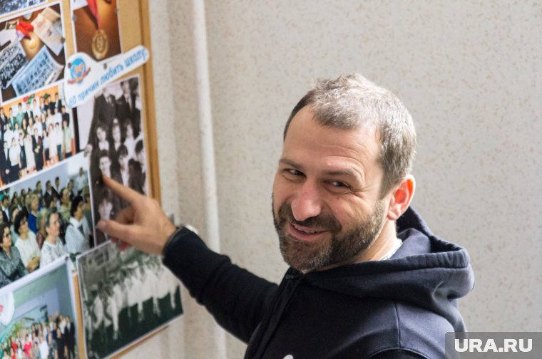 Рыбаков регулярно навещает родную школу