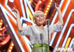 Певица Анжелика Варум во время съемок программы «Новогодний голубой огонек» в 2020 году