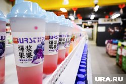 Магазин с азиатскими продуктами предлагает заварить лапшу сразу после покупки