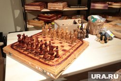 Наиболее популярны у покупателей нарды, шахматы с символикой Пермского края, мебель и текстиль