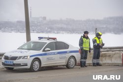 Сотрудникам ДПС пришлось перекрыть дорогу, чтобы предотвратить выезд лихача на федеральную трассу 