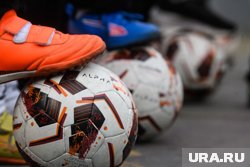 Необычный матч прошел в гигантском самосвале
