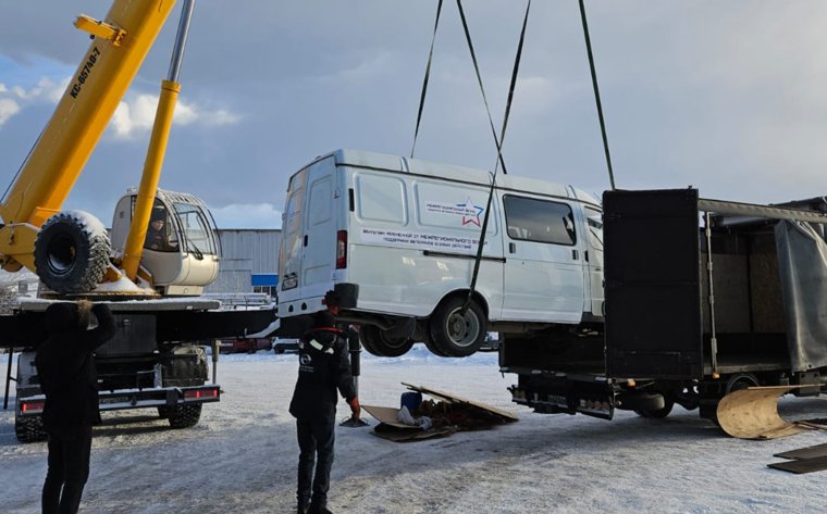 В зону СВО отправили две грузопассажирские «ГАЗели» и автомобиль марки «Нива» 