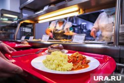 Поставили печень с обновленными сроками годности в 29 столовых 