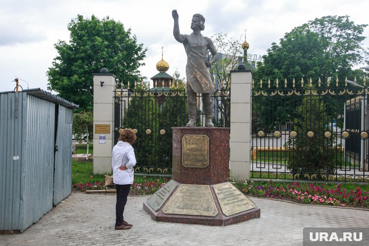 Памятник левше в Туле