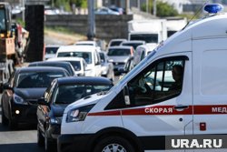 Скорая приехала по вызову прохожих
