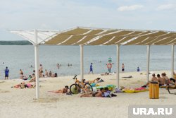 На челябинские пляжи пришли десятки тысяч отдыхающих