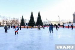 На Площади 1905 года начались работы по возведению катка 