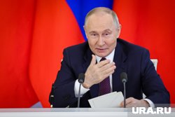 Путин отметил спортивную походку Роберта Фицо