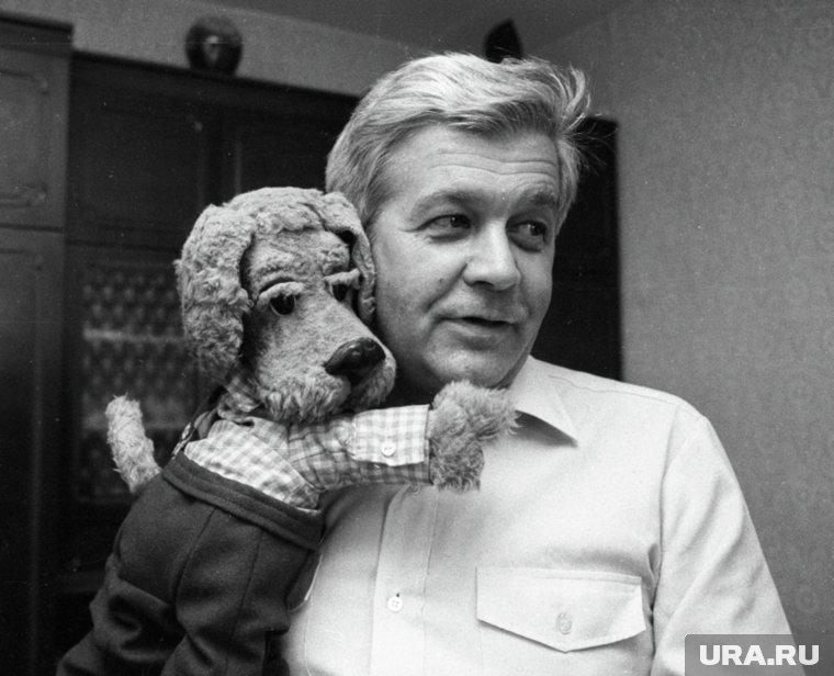 Ухин переехал из Омска в Москву в 1957 году