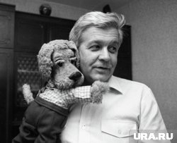Ухин переехал из Омска в Москву в 1957 году